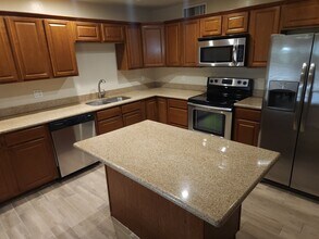 7240 E Oak St in Scottsdale, AZ - Building Photo - Building Photo