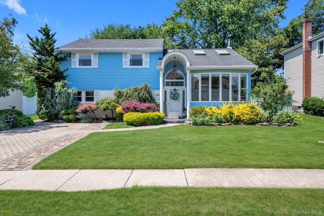 property at 38 Loretta Dr