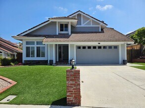 26082 Rio Grande Ave in Laguna Hills, CA - Building Photo - Building Photo