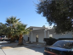 707 E Chuck Walla Rd in Palm Springs, CA - Building Photo - Building Photo