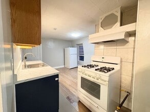 72 Wales St in Taunton, MA - Building Photo - Building Photo