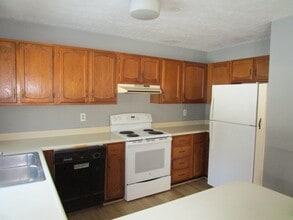 24 Bobbys Ln in Milford, NH - Building Photo - Building Photo