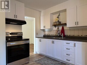 275 Silverbirch Dr in Newmarket, ON - Building Photo - Building Photo