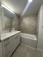912 Berkley Rd in North Vancouver, BC - Building Photo - Building Photo