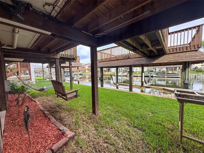 1031 Redfish St in Bayou Vista, TX - Building Photo - Building Photo