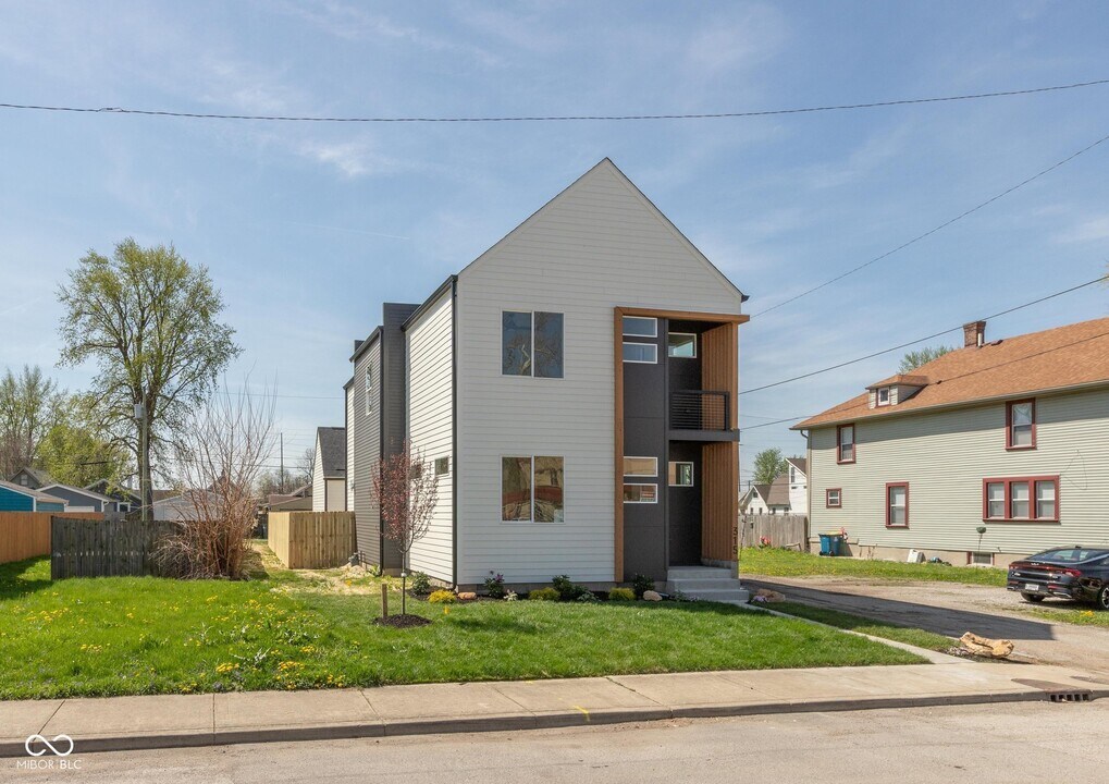 315 E Minnesota St in Indianapolis, IN - Building Photo