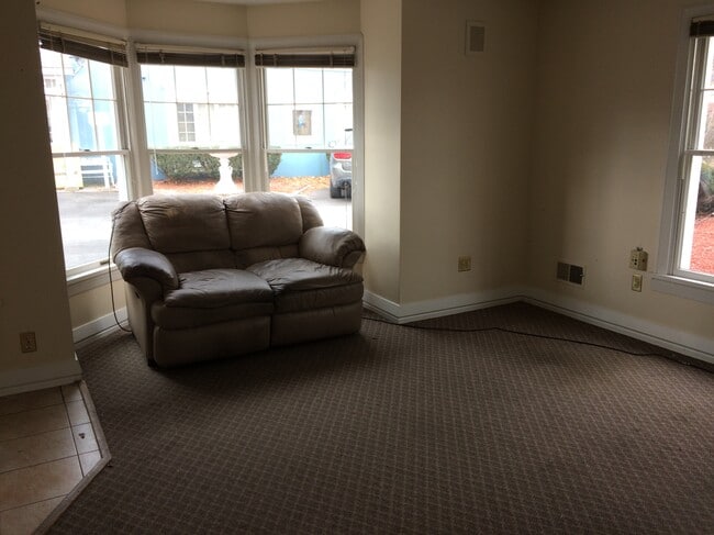 1408 3rd Ave, Unit 4 in Duncansville, PA - Foto de edificio - Building Photo