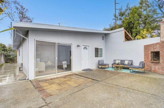 426 Live Oak Ct