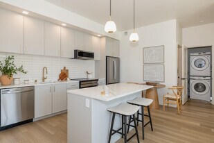 The Richmond in Sacramento, CA - Building Photo