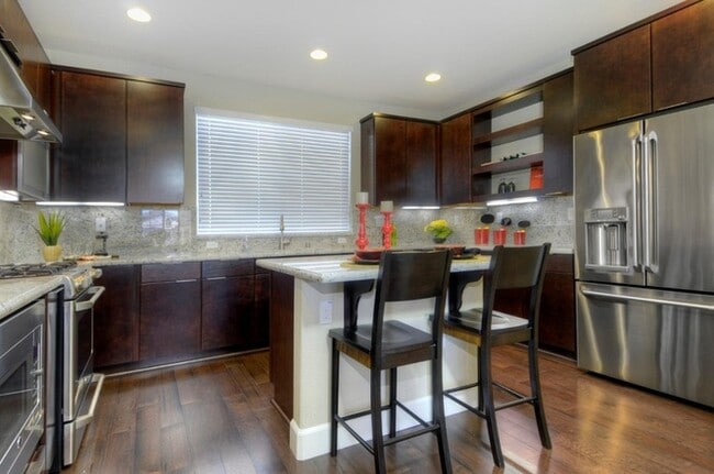 property at 807 LOTUS FLOWER LOOP