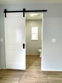 1107 Winston St, Unit B photo'