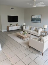 11566 7th Ln N in St. Petersburg, FL - Foto de edificio - Building Photo