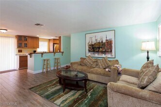 11093 Kelly Rd in Ft. Myers, FL - Building Photo - Building Photo