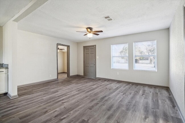 6714 Goforth St in Houston, TX - Building Photo - Building Photo