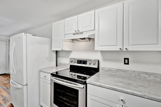 39 Willow St-Unit -2 in Bath, ME - Foto de edificio - Building Photo