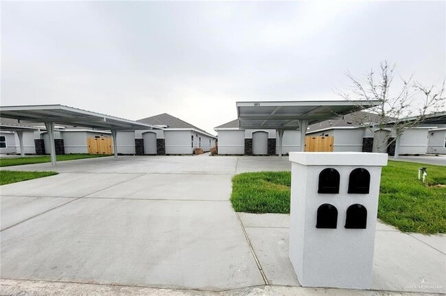 property at 1805 E Davenport St