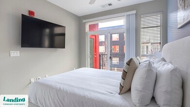 1000 S Broadway, Unit 317 in Denver, CO - Building Photo - Building Photo