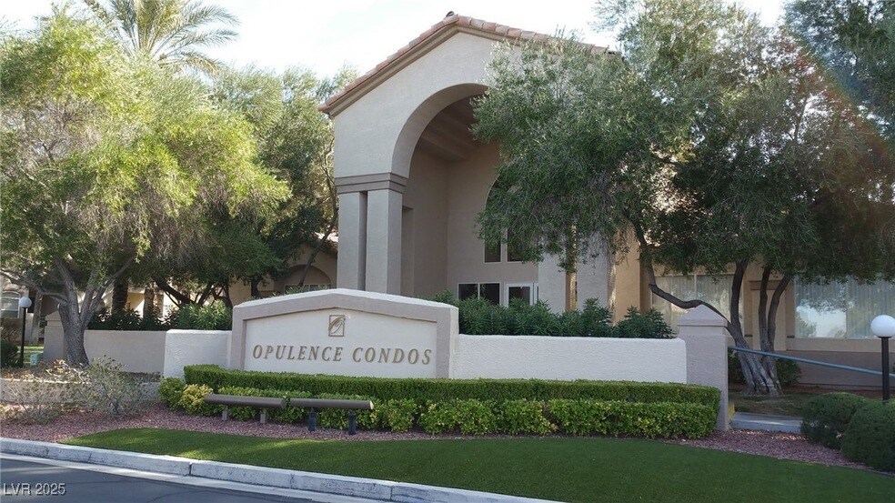 5415 W Harmon Ave, Unit 2006 in Las Vegas, NV - Building Photo
