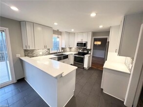 37445 Fawn Path Dr in Solon, OH - Foto de edificio - Building Photo
