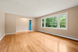 653 Deep River Rd in Colchester, CT - Building Photo - Building Photo