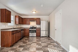 1038 Broken Ridge Dr in Lansing, MI - Building Photo - Building Photo