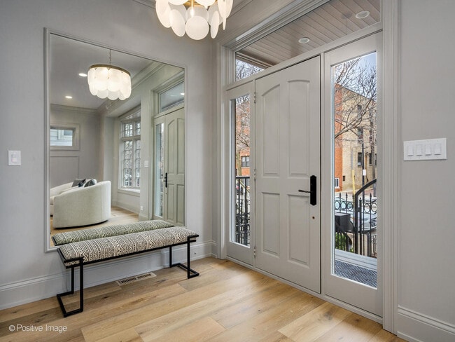 1143 W Montana St in Chicago, IL - Building Photo - Building Photo