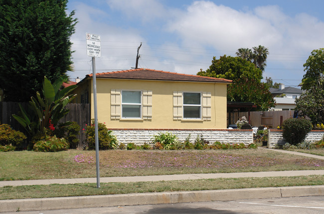 842-848 Emerald St in San Diego, CA - Building Photo - Building Photo