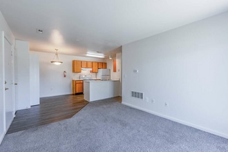 Lyons Gate Apartments in Miamisburg, OH - Building Photo - Building Photo