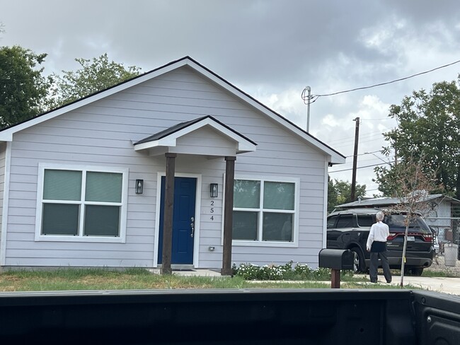 254 Ardmore St in San Antonio, TX - Building Photo - Building Photo