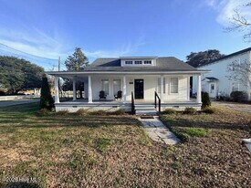 3009 Market St in Newport, NC - Building Photo