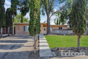 500 Shaddick Dr in Antioch, CA - Building Photo