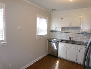 3915 Valley Ct in Winston-Salem, NC - Building Photo - Building Photo