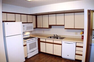 523 S Scott Blvd in Iowa City, IA - Building Photo - Building Photo
