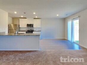 205 Coleshill Rd in Angier, NC - Foto de edificio - Building Photo