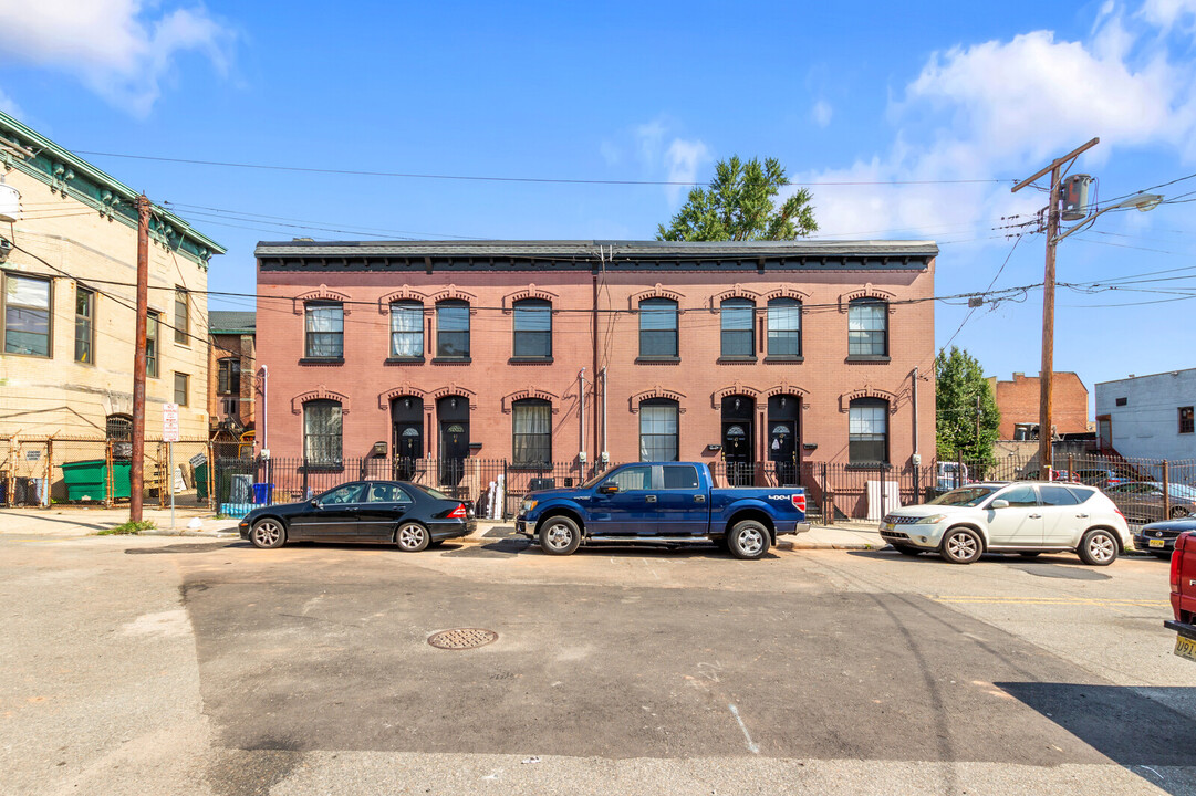 39 Thomas St in Newark, NJ - Building Photo