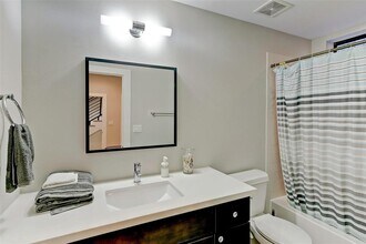 3015 Gillespie St in Houston, TX - Building Photo - Building Photo