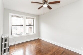 6959 S Paxton Ave in Chicago, IL - Building Photo - Building Photo