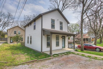 1615A Chase St in Nashville, TN - Foto de edificio - Building Photo