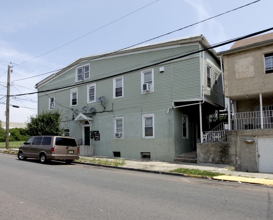 60 2nd Ave in Elizabeth, NJ - Building Photo