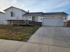 1122 Southwest Dr in Tooele, UT - Building Photo