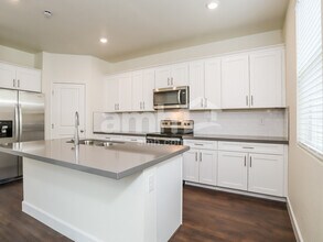 6541 Enlightenment Dr in Reno, NV - Building Photo - Building Photo