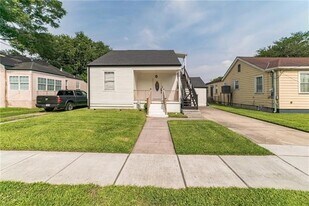 616 Lebeau St in Arabi, LA - Building Photo