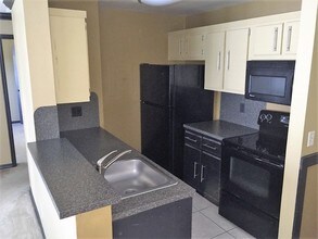 5986 Westgate Dr-Unit -Apt 203 in Orlando, FL - Building Photo - Building Photo