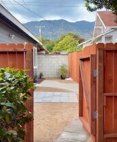 159 N Canyon Blvd in Monrovia, CA - Building Photo