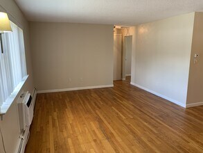 37 Robbins Ln, Unit 37D in Rocky Hill, CT - Foto de edificio - Building Photo