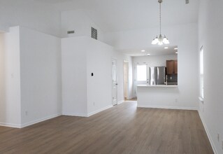 931 Maidstone Ave in Westfield, IN - Foto de edificio - Building Photo