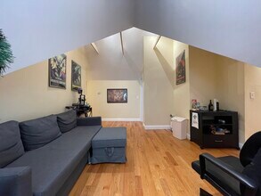 5 Irving St in Somerville, MA - Foto de edificio - Building Photo