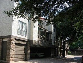 5630 Spring Valley Rd in Dallas, TX - Building Photo - Building Photo