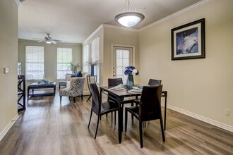 Paramount at Cedar Lodge in Baton Rouge, LA - Building Photo - Building Photo