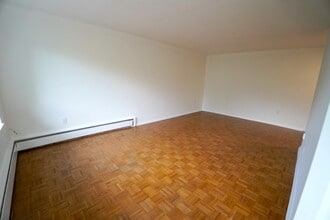 21 Balmoral Ave S in Hamilton, ON - Building Photo - Building Photo